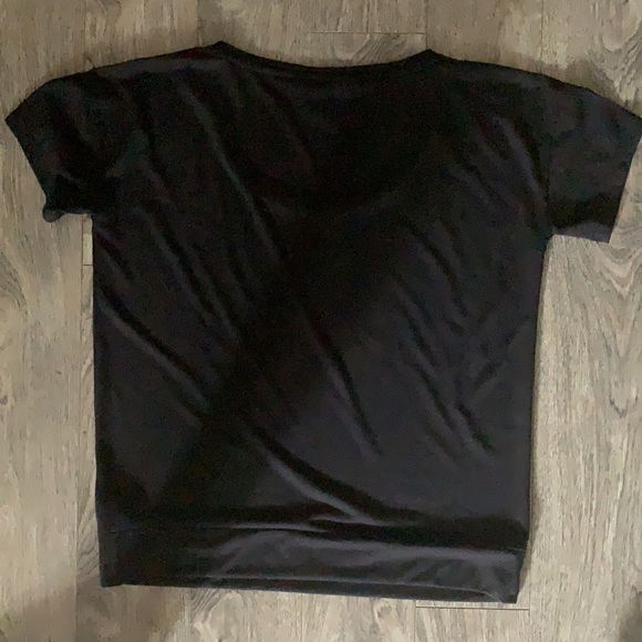 EUC Polka dot T-shirt blouse - Picture 4 of 4